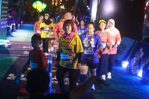 BIB: 4693, 4024
                            <button type="button" onclick="openModal(26275183)" class="btn btn-primary btn-sm float-right btn-popup" data-toggle="modal" data-target=".modal-high-quality">
                        <i class="fas fa-shopping-cart"></i> Add to Cart
                    </button>
                                            <button type="button" onclick="isThisMe(26275183, true)" class="btn btn-success btn-sm float-right btn-popup btn-isme hidden" data-toggle="tooltip" data-placement="bottom" title="นี่คือรูปของคุณใช่ไหม คลิกที่นี่เพื่อเอาเข้าอัลบั้ม">
                        <i class="fas fa-plus"></i> Add to album
                    </button>
                    <button type="button" onclick="isThisMe(26275183, false)" class="btn btn-warning btn-sm float-right btn-popup btn-isnotme hidden">
                        <i class="fas fa-ban"></i> Remove from album
                    </button>